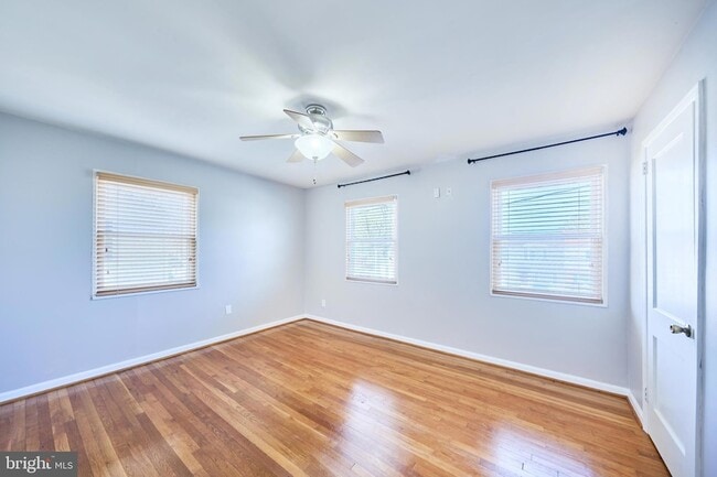 Building Photo - 2319 Riverview Terrace