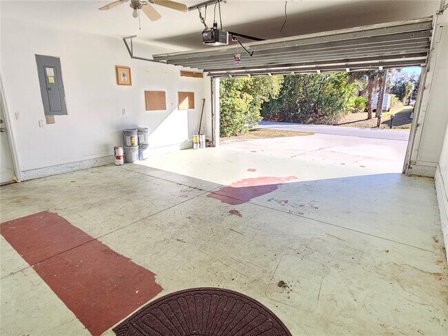 Building Photo - 8470 Drolet Ave