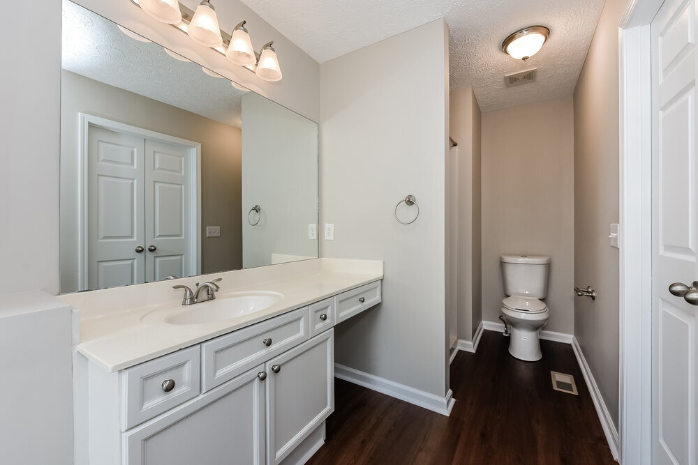 Building Photo - 7245 Legacy Dr