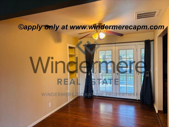 Building Photo - Arden Arcade 3 bedroom/ 2 bath on HUGE lot – Space, Location, and Charm!