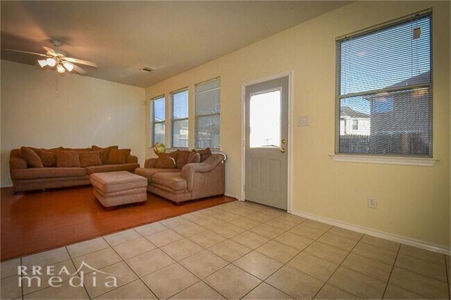 Building Photo - 2923 Loganberry Park Ln