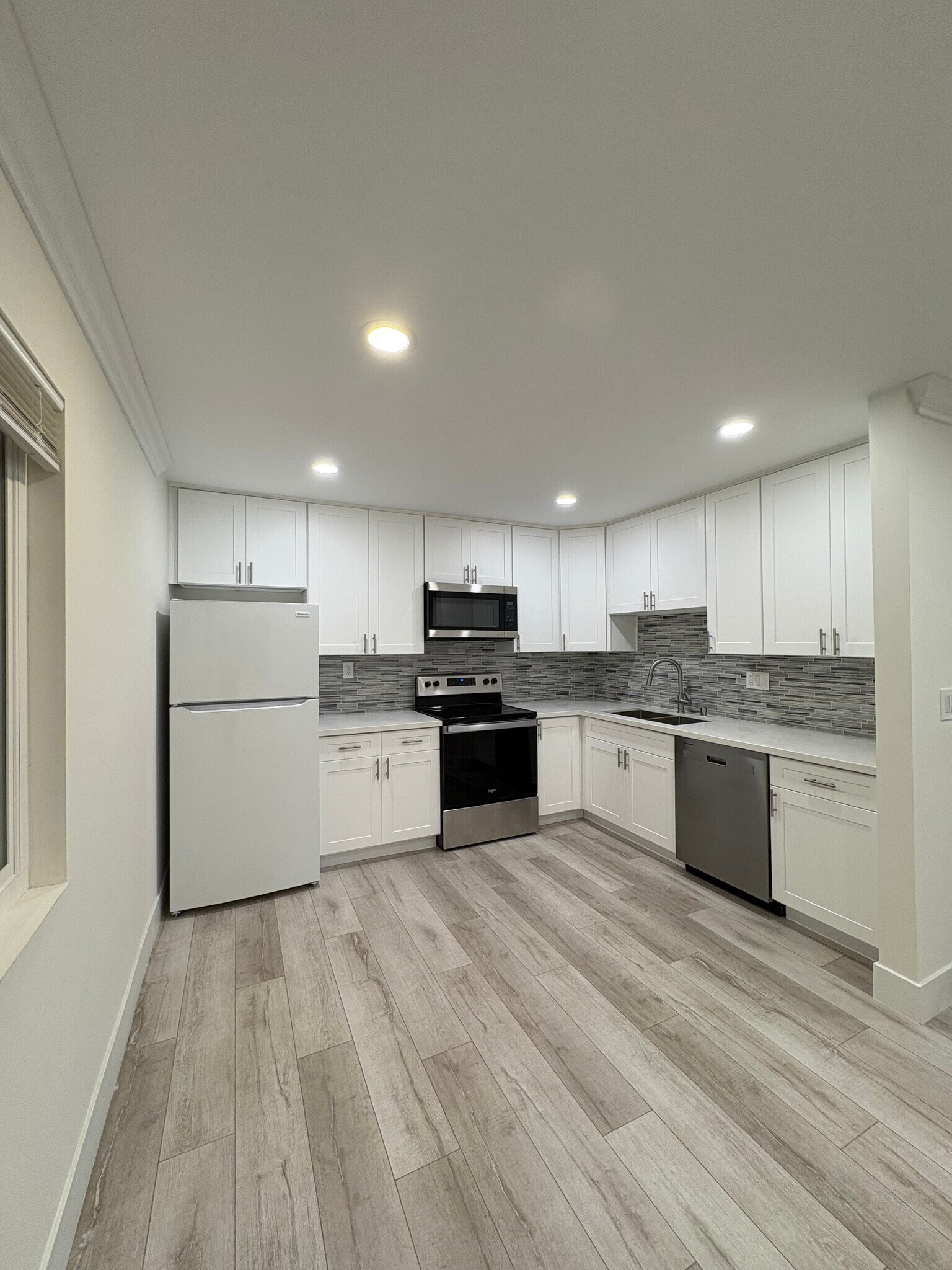 Building Photo - 4617 Del Monte Ave