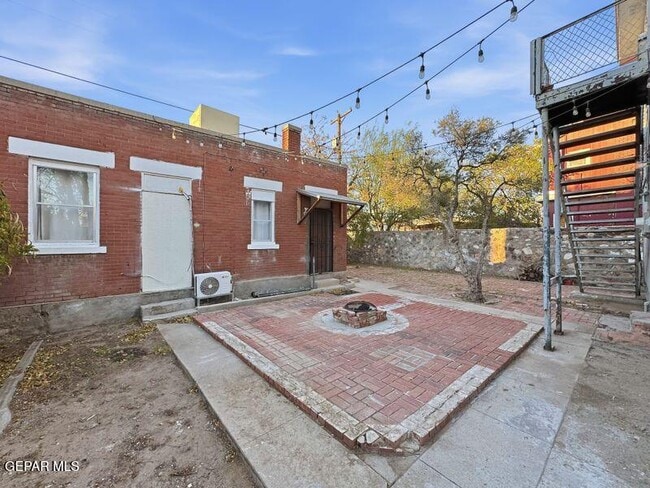 Building Photo - 1305 E Rio Grande Ave