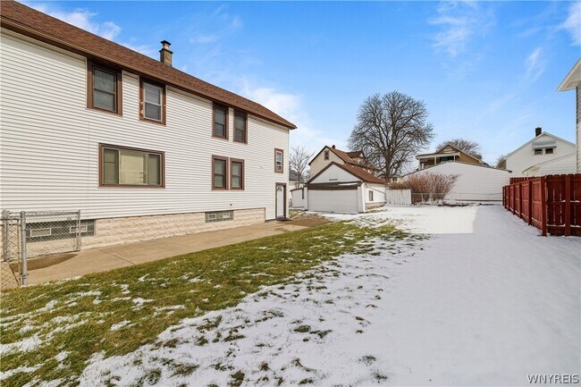 Building Photo - 129 Woodell Ave