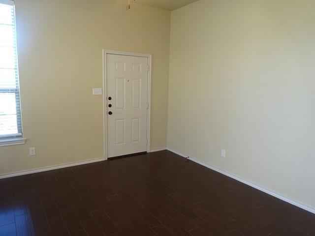 Building Photo - 160 Creekside Villa Dr