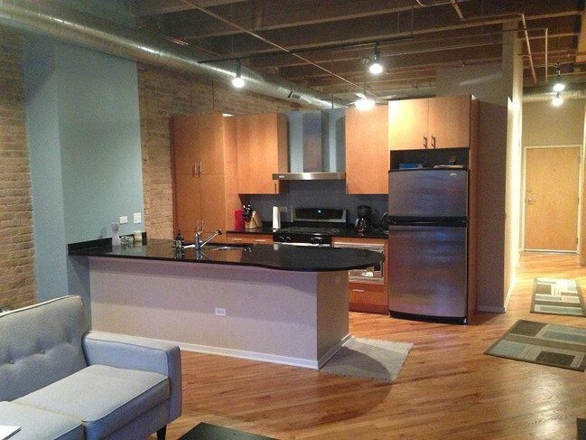 Building Photo - 1040 W Adams #426