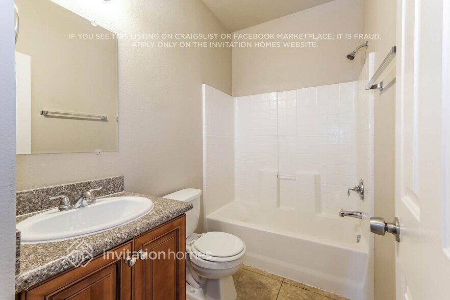 Building Photo - 6537 S 15th Dr