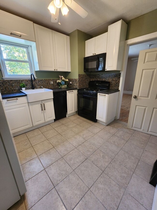 Building Photo - 97 E Emerling Ave