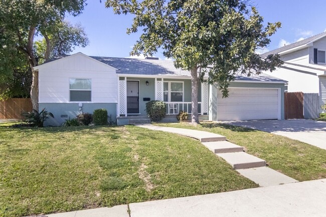 Primary Photo - Charming 2-Bedroom Northridge Home with Pr...