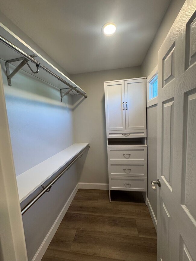 Building Photo - Townhome in Laguna Niguel!