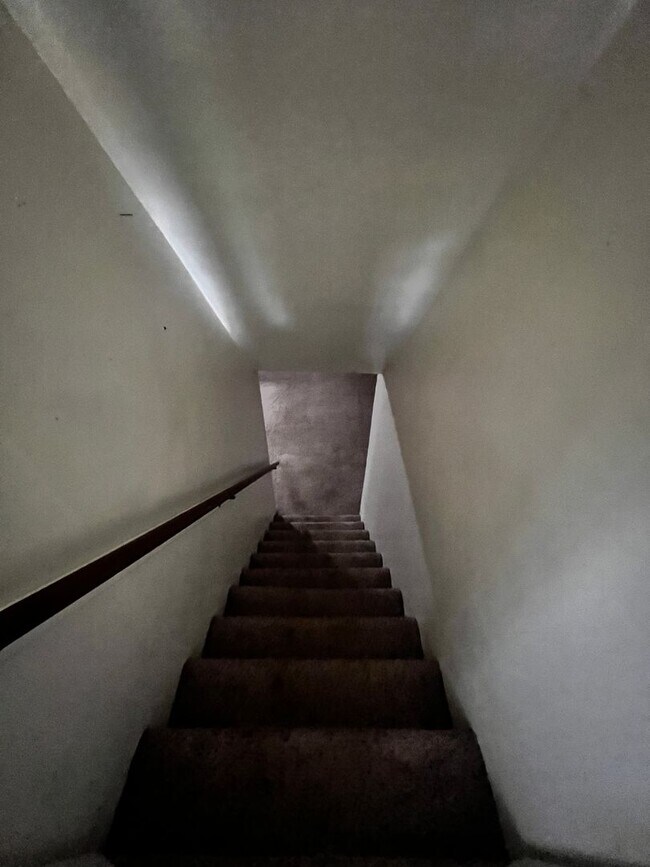 Building Photo - Spacious 3 Bedroom With A Basement