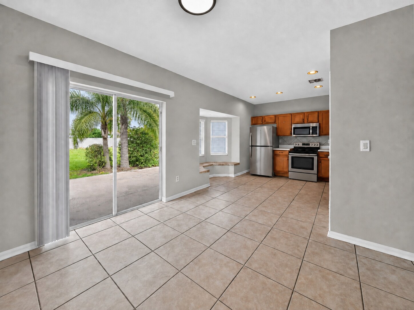 Building Photo - 6641 Cambridge Park Dr