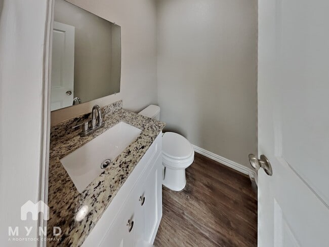 Building Photo - 3261 Karen St