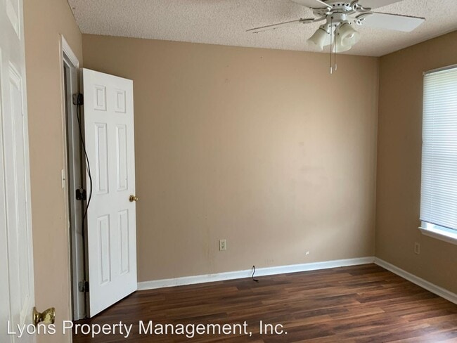 Building Photo - 3 br, 2 bath House - 148 BLUE POOL DR