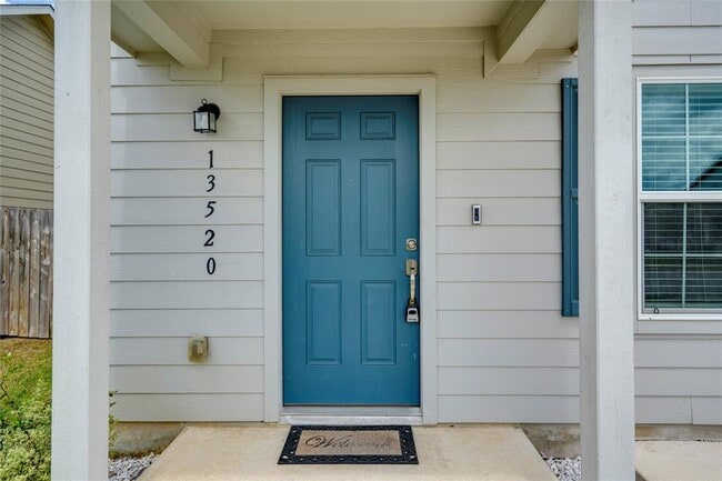 Building Photo - 13520 Knights Br Dr