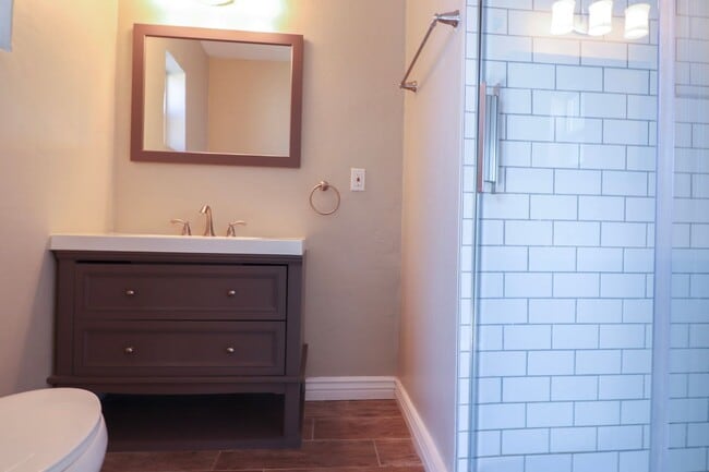 Building Photo - Modern Farmhouse