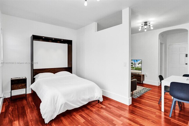 Building Photo - 1656 Polk St