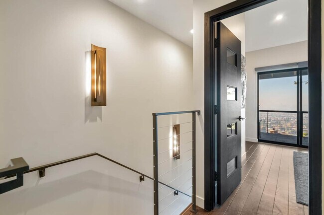 Building Photo - 22 Gravatt Dr