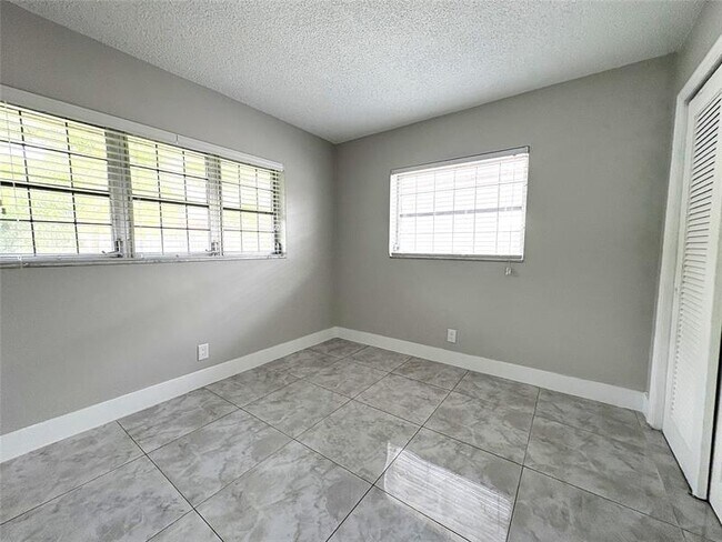 Building Photo - 6712 NW 60th St