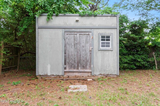 Building Photo - 134 Village Ct