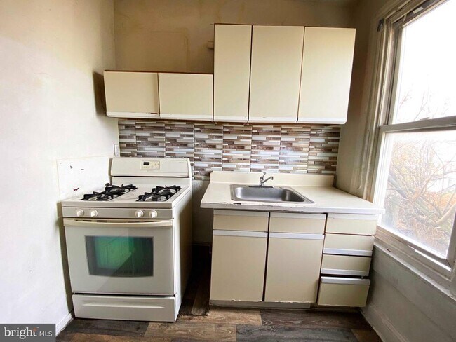 Building Photo - 3454 N Water St