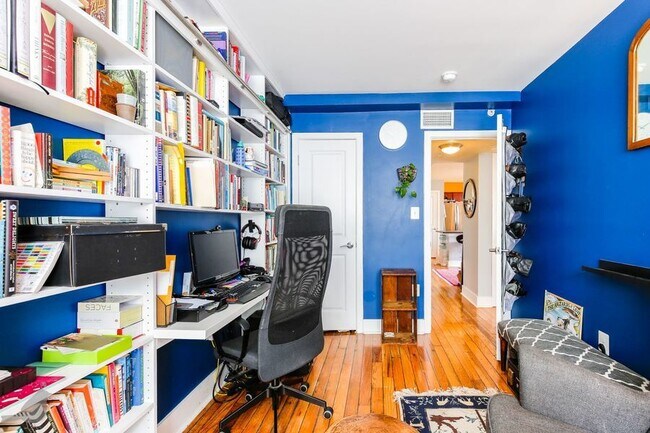 Building Photo - 420 16th St SE