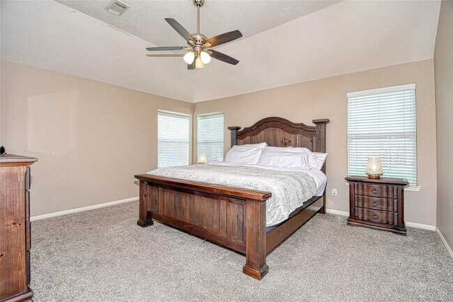 Building Photo - 25923 Marshbrook Ln