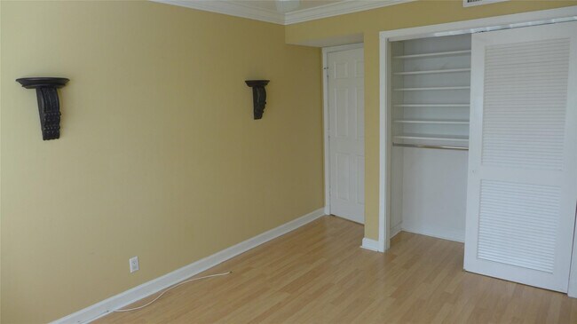 Building Photo - 1515 E Broward Blvd