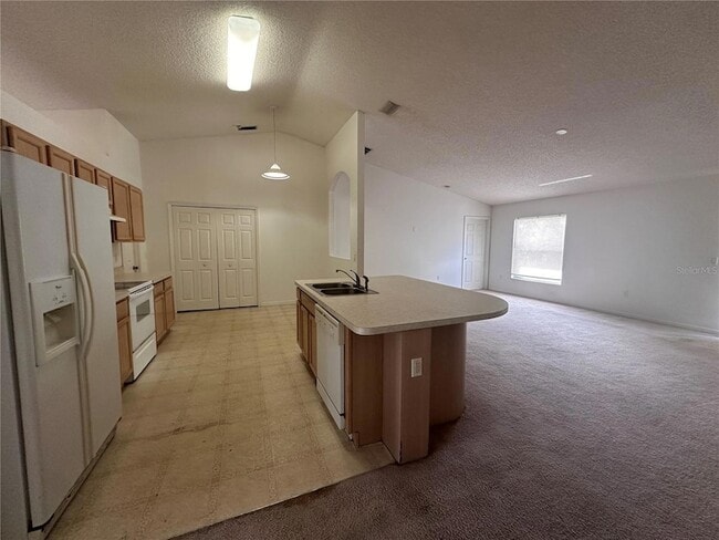 Building Photo - 33 Rybark Ln