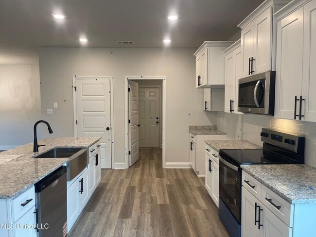 Building Photo - 13569 Sarus Dr