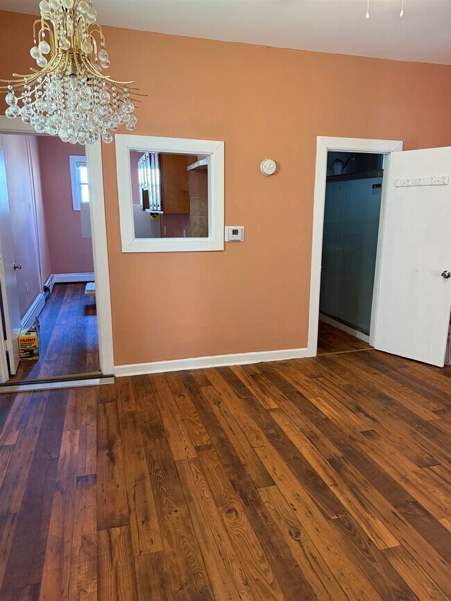 Building Photo - 170 Boyd Ave