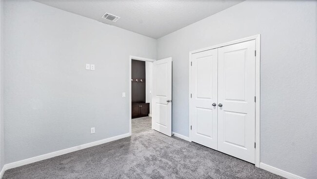 Building Photo - 1941 Colonial Ave