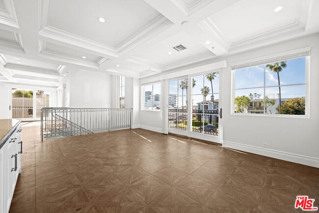 Building Photo - 816 S Catalina Ave