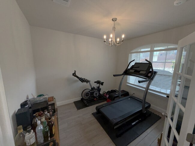 Building Photo - 303 Colorado Cyn