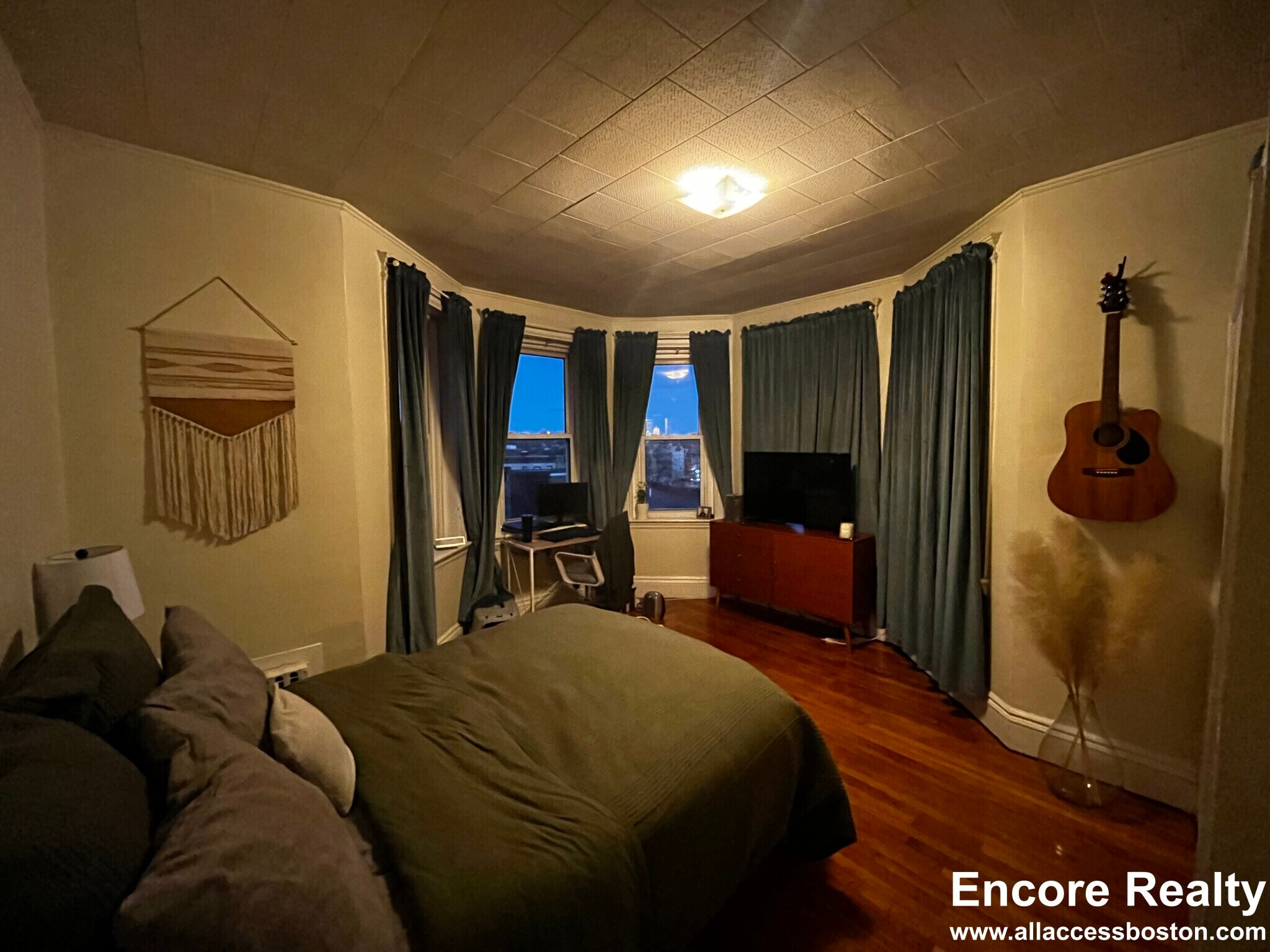 Building Photo - 126 Warren St