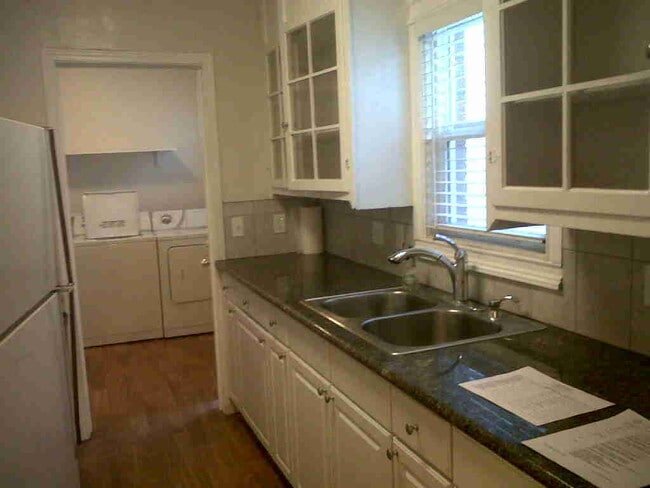 Building Photo - Curtis Park area 3 bedroom