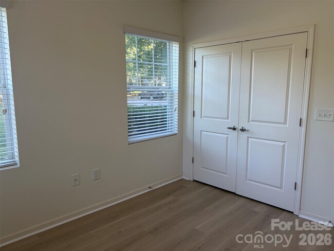 Building Photo - 17905 Delmas Dr