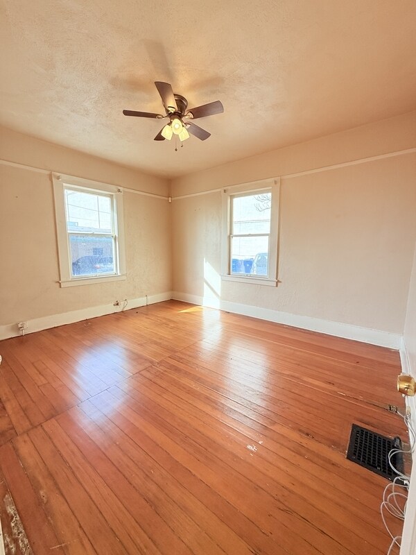 Building Photo - 340 S Scott Ave
