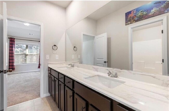 Building Photo - 2727 Cove View Ct SE