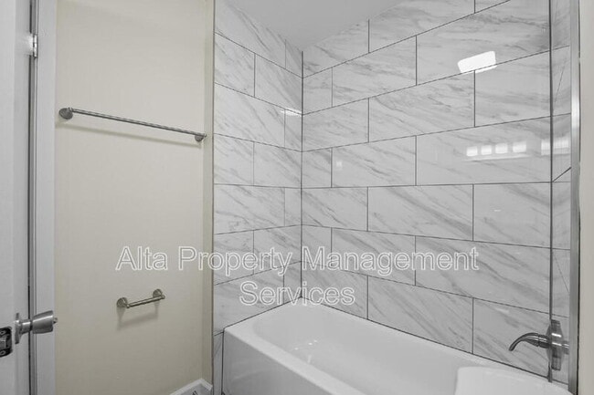 Building Photo - 11357 Bedford Oaks Dr