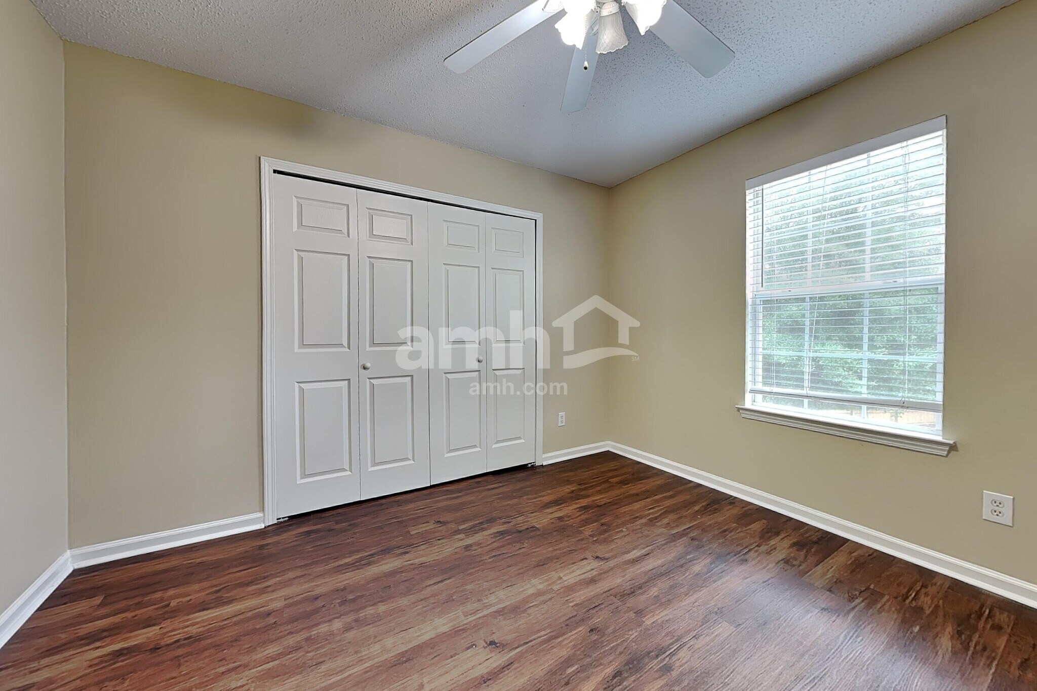 Building Photo - 14 Willow Lakes Dr