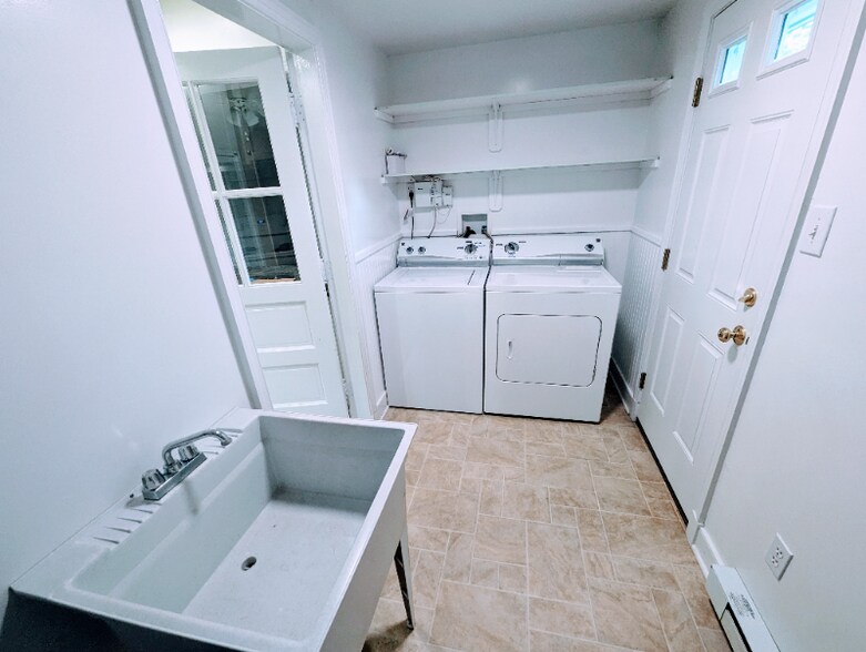 Building Photo - 2832 Jeffers Dr