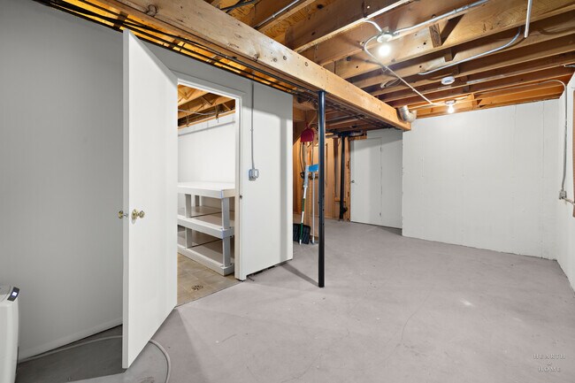 Building Photo - 659 Alida Dr