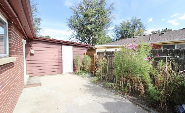 Building Photo - 10362 W 59th Ave
