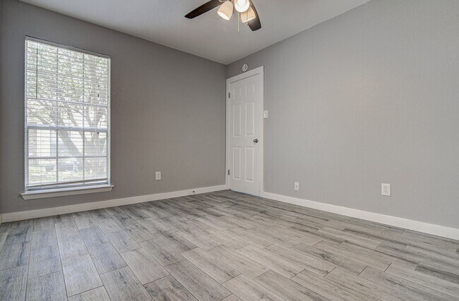 Building Photo - 12220 Tyson Cove