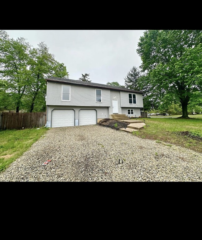 Primary Photo - 39 Pheasant Dr