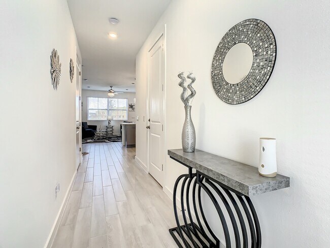 Building Photo - 1055 Plantation Ln