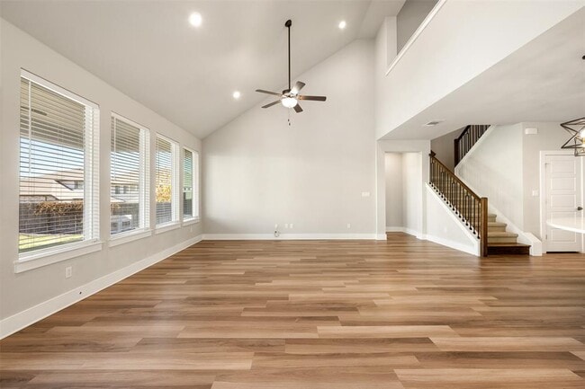 Building Photo - 2104 Prairie Oaks Dr