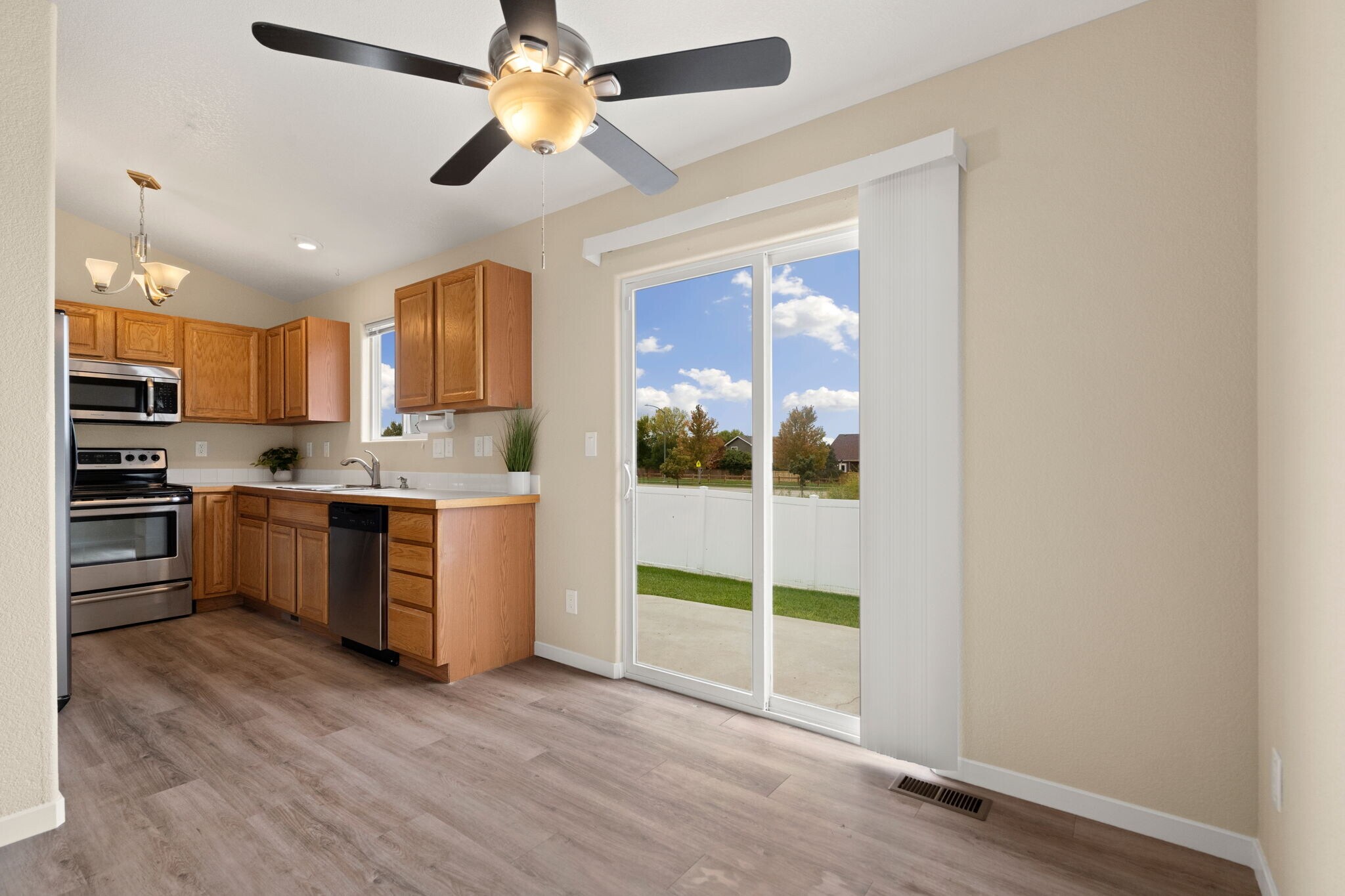 Building Photo - 3761 Mt Flora St