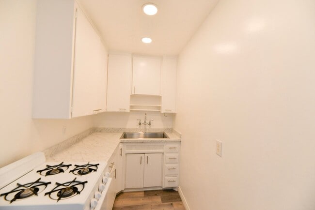 Building Photo - 217 Avenida Cabrillo